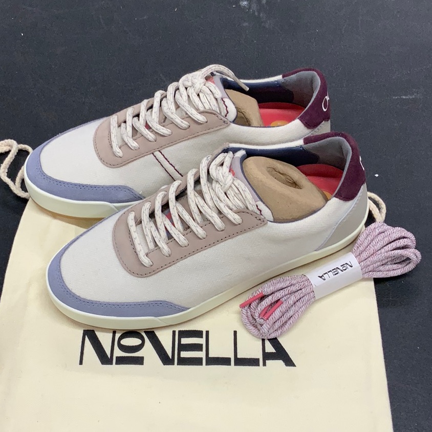 Novella Unisex Off White Beige, Lavender Multi Texture Men’s 5 Women’s 6.5 Nwot